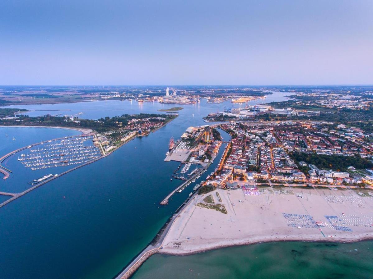 Doppelzimmer Humidor, Direkt Am Alten Strom Rostock Esterno foto